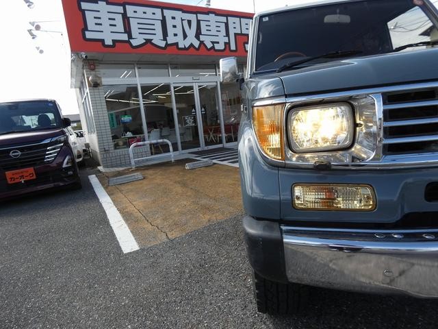 0710176A30261019W00101.jpg