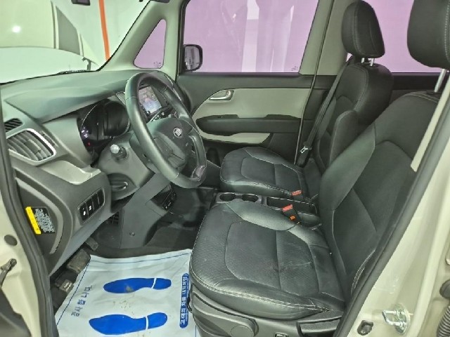 6081000324R10.jpg