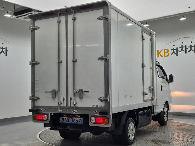 6081000635R3.jpg