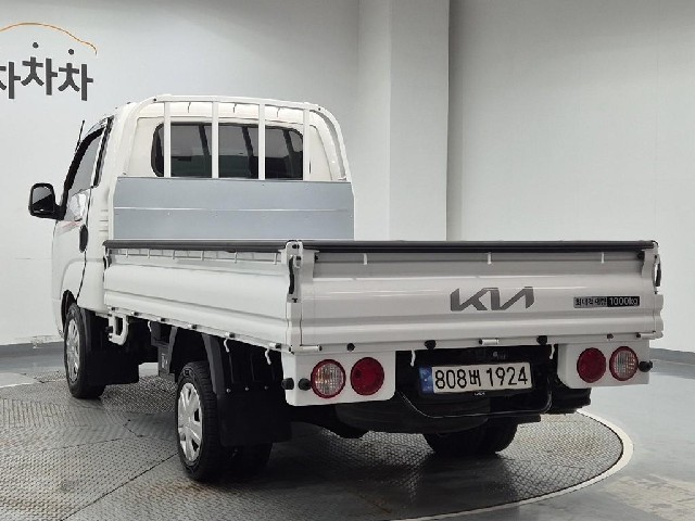 6071000124R2.jpg