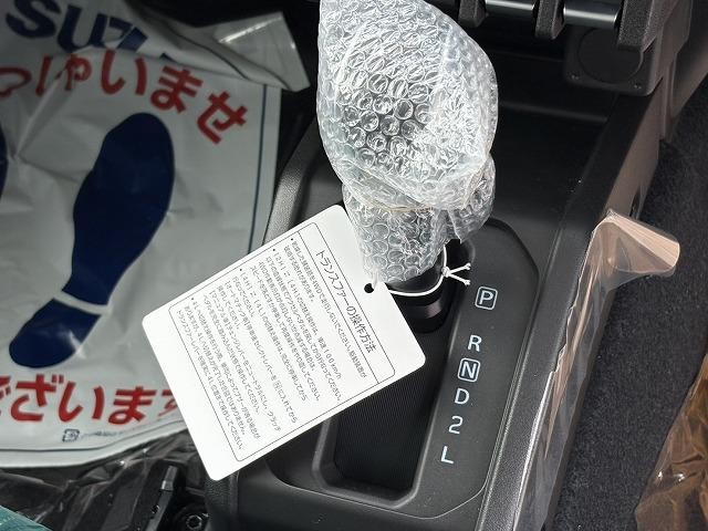 0704058A30261019W00305.jpg