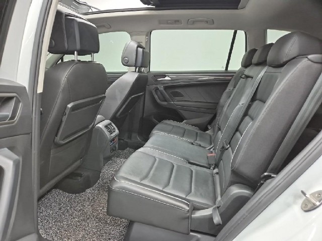 6071000631R12.jpg