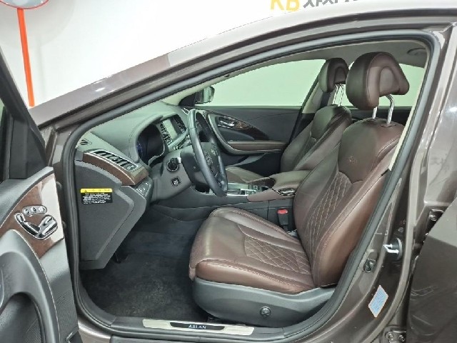 6071000182R11.jpg
