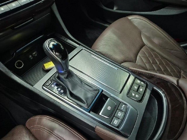 6071000182R8.jpg
