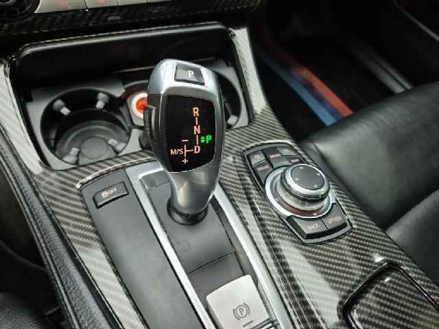 6081000301R8.jpg