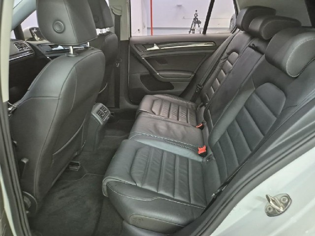 6081000499R12.jpg