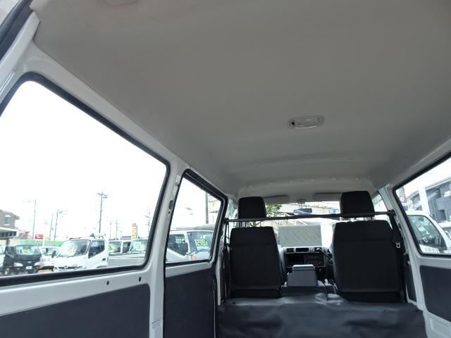 0501894A30250708W00119.jpg