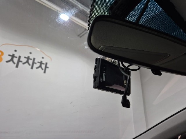 6081000711R18.jpg