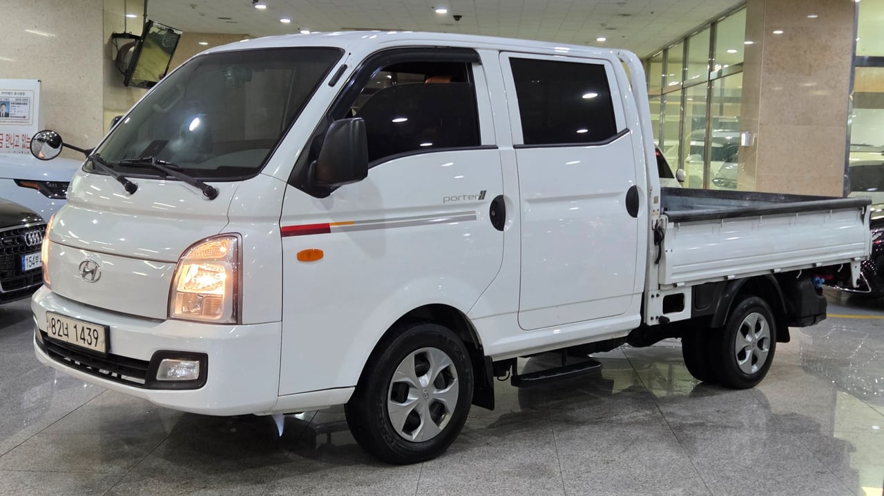 2021 Hyundai Porter, photo 1 of 1