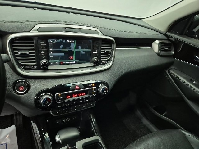 6081000233R10.jpg