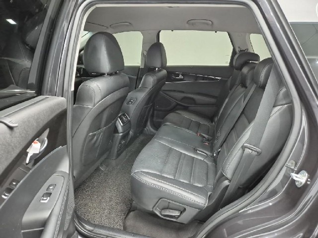 6081000233R12.jpg