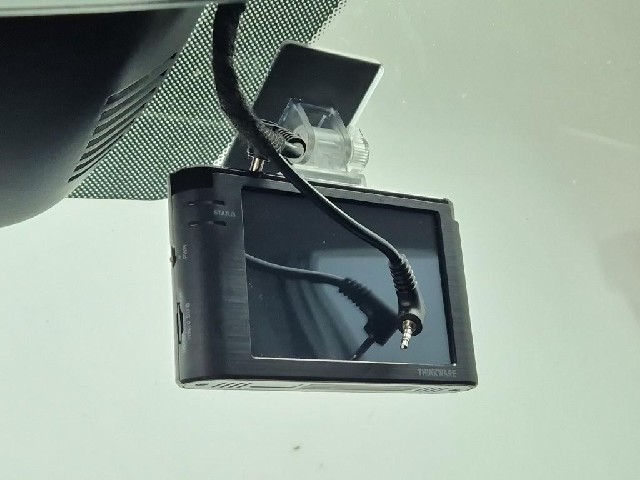 6071001174R15.jpg