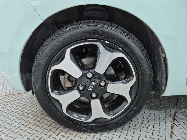 6081000093R19.jpg