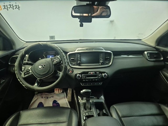 6081500635R7.jpg