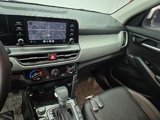 6081000805R10.jpg