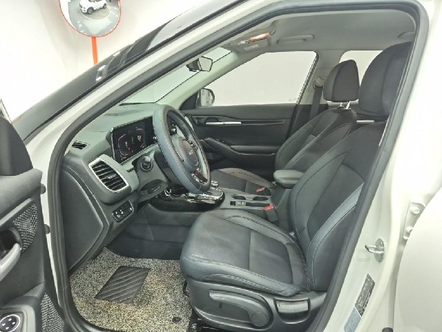 6081000805R11.jpg