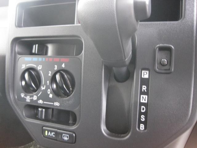 1101641A30261019W00113.jpg