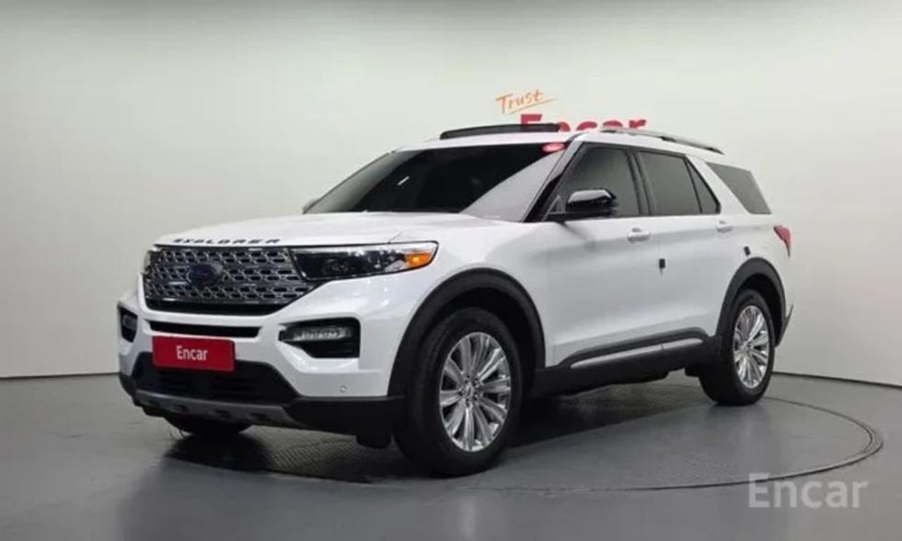 2021 Ford Explorer, photo 1 of 1