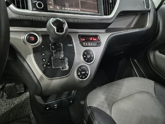 6071000338R8.jpg