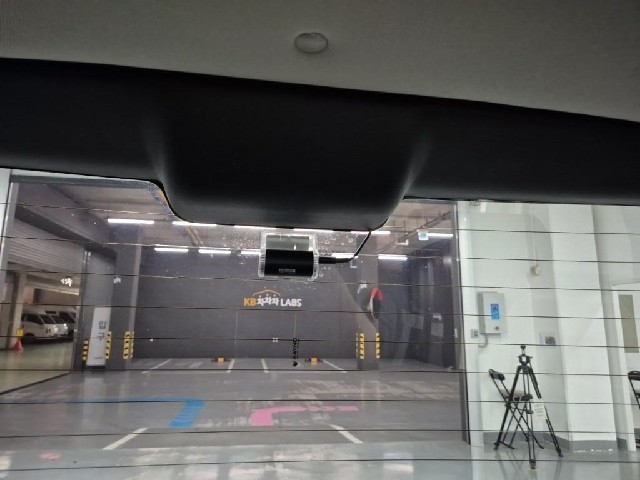 6071000606R18.jpg
