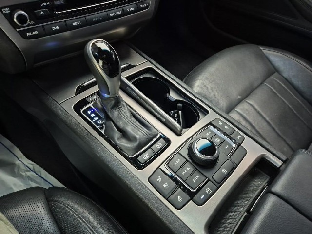 6061000647R8.jpg