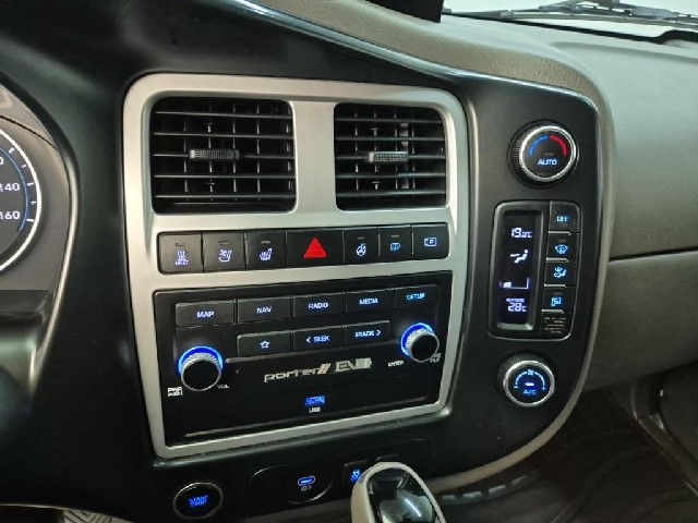 6081501631R17.jpg