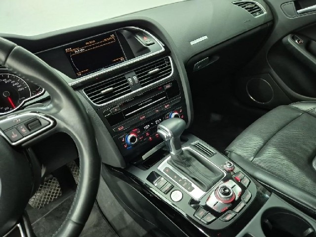 6071000055R10.jpg