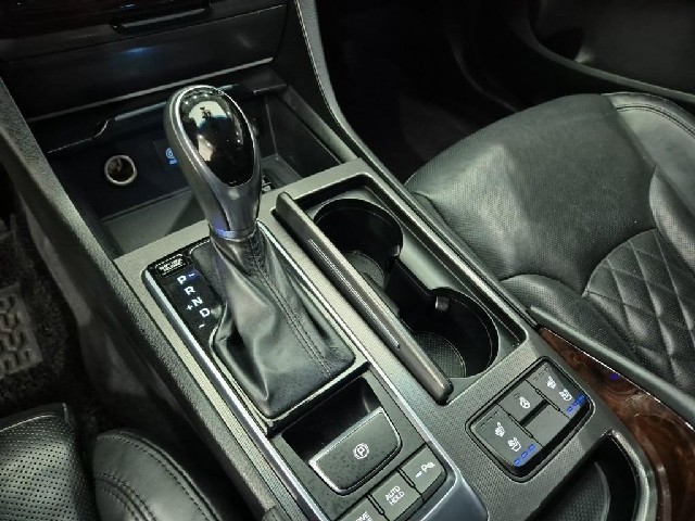 6071000240R8.jpg