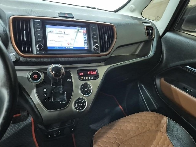 6081000615R10.jpg