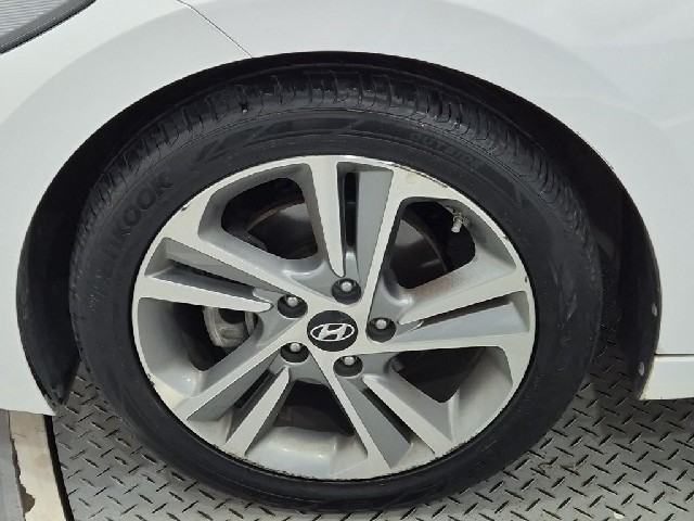 6071000074R19.jpg