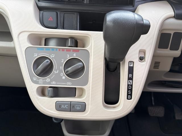 0903578A30260403W00516.jpg