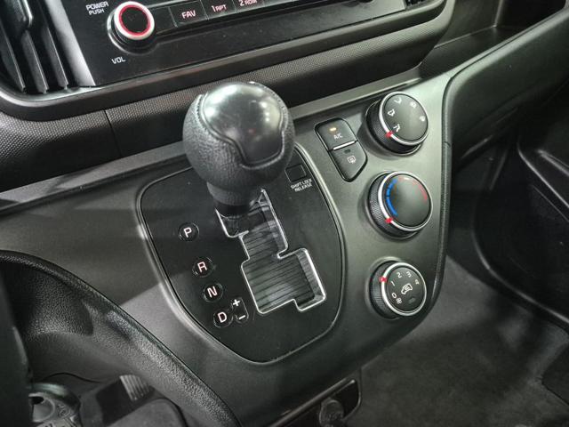 6051000760R8.jpg