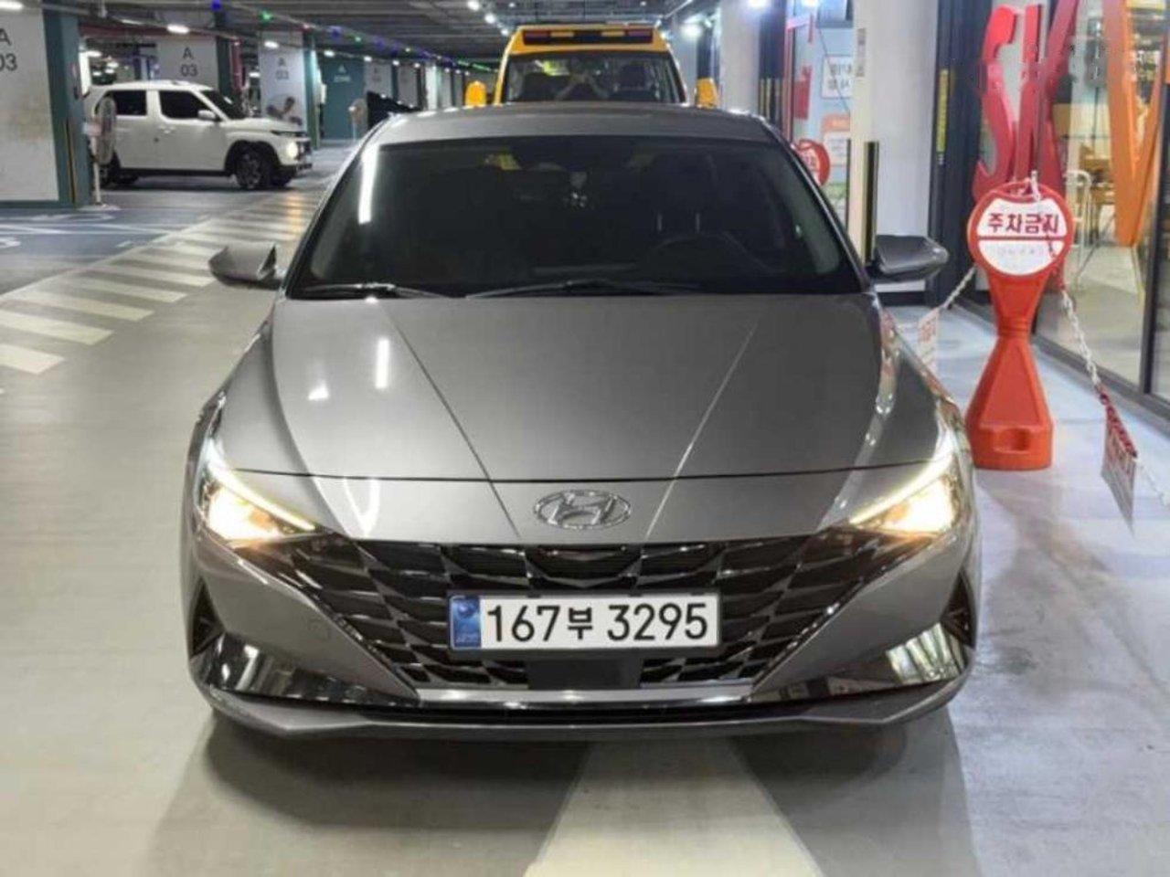 2021 Hyundai Avante, photo 1 of 1