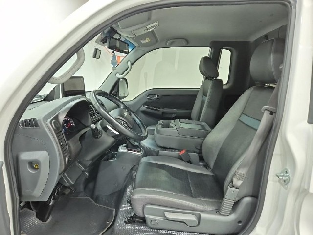 6071000191R10.jpg
