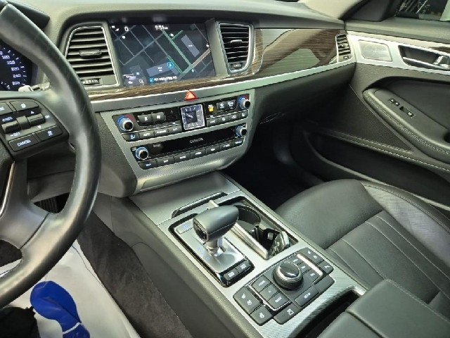 6081500945R10.jpg