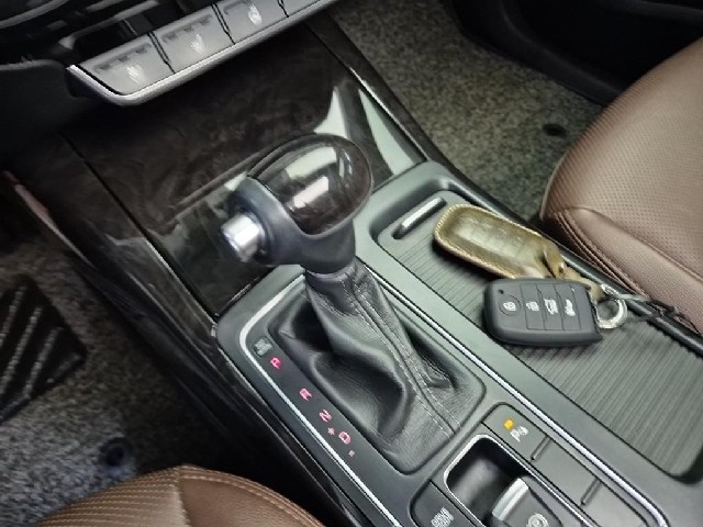 6081500872R8.jpg