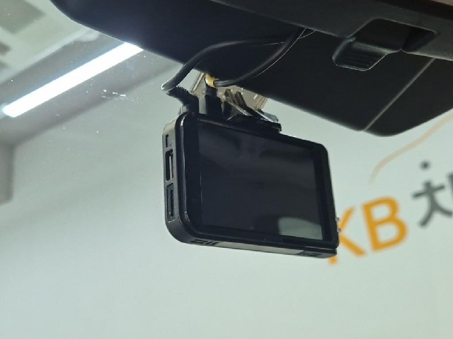 6081500701R16.jpg