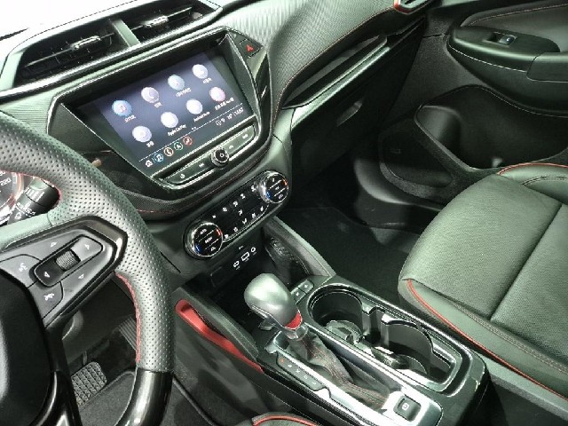6081000068R10.jpg