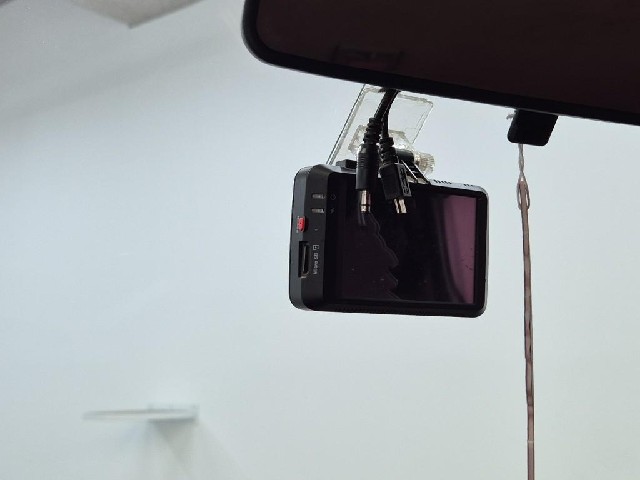 6071502253R14.jpg