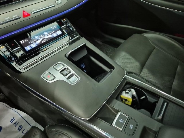 6061000887R8.jpg