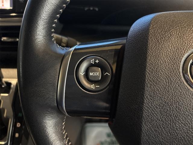 0710232A30261019W00206.jpg