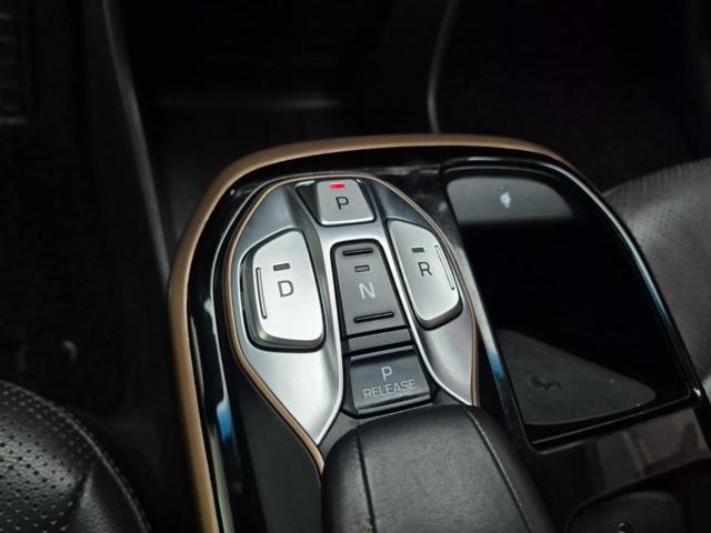 6051000196R8.jpg