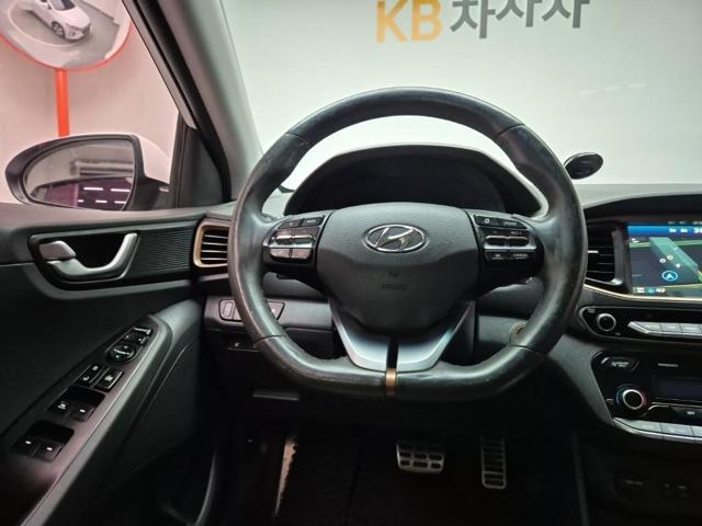 6051000196R9.jpg