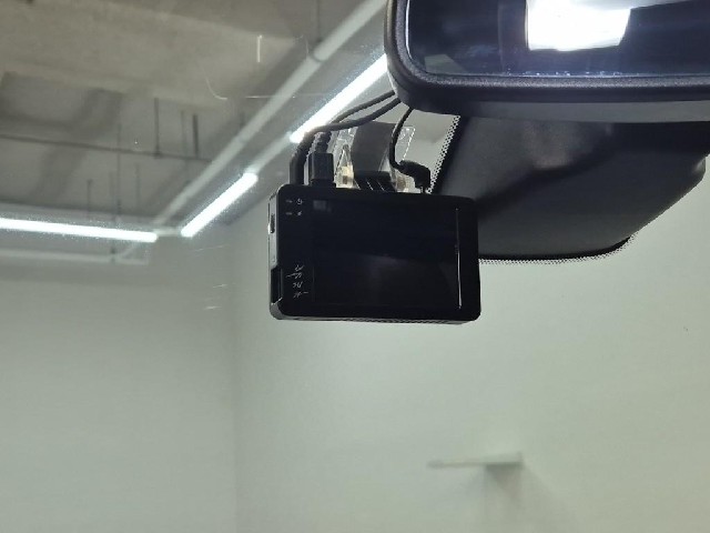 5121501334R17.jpg