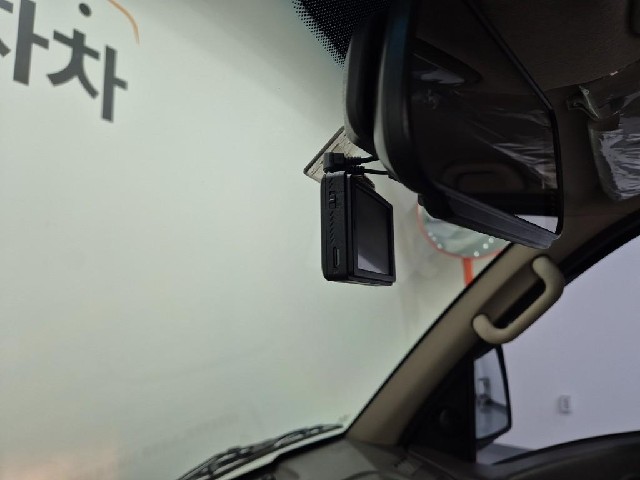 6081000349R14.jpg