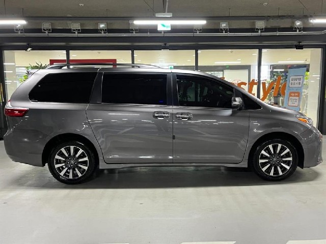 8f1e973125805525a55440104efe4fde.jpeg