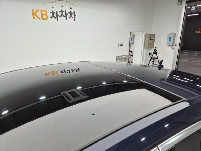 6071000609R13.jpg