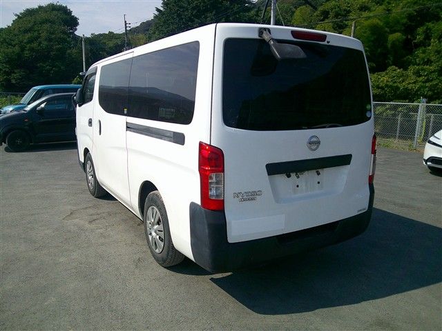 05.jpg