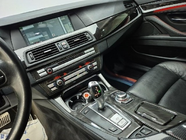 6081000301R10.jpg