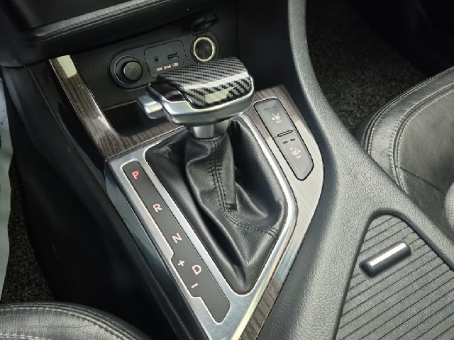 6051500676R8.jpg